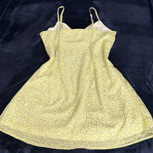 yellow floral dress, hardly worn - Picture 3 of 4